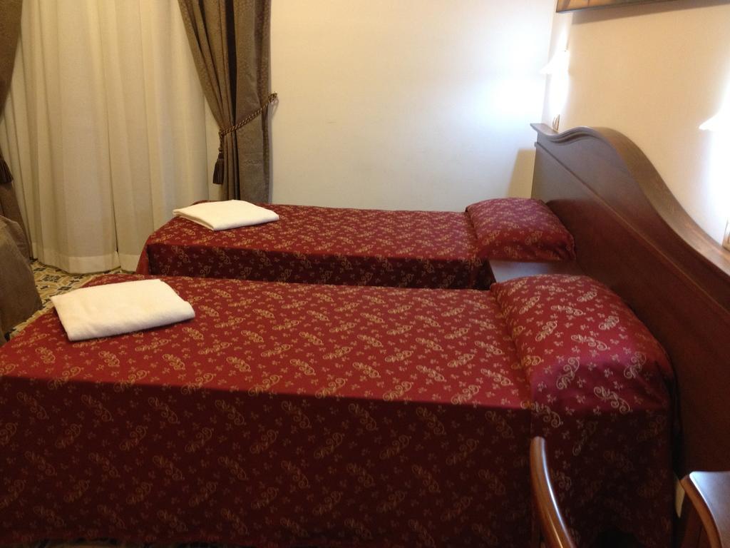 Guesthouse Alex II Ρώμη Δωμάτιο φωτογραφία