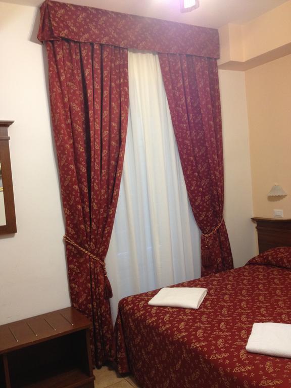 Guesthouse Alex II Ρώμη Δωμάτιο φωτογραφία