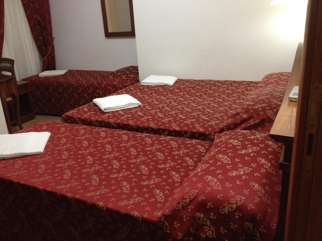 Guesthouse Alex II Ρώμη Δωμάτιο φωτογραφία