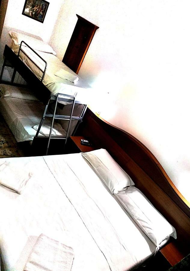 Guesthouse Alex II Ρώμη Εξωτερικό φωτογραφία